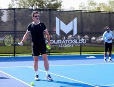 小威教练反驳阿卡比辛纳更强论，亨曼称现在无关紧要的比赛太多了