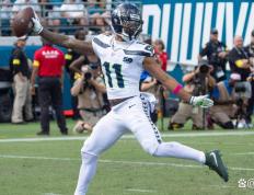 9周赛罢，NFL十大MVP热门候选：海鹰两将入选，小马跑卫居首