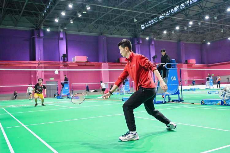 第(dì)十二届“李雪芮杯”业余羽(yǔ)毛球公(gōng)开賽(sài)开賽(sài)