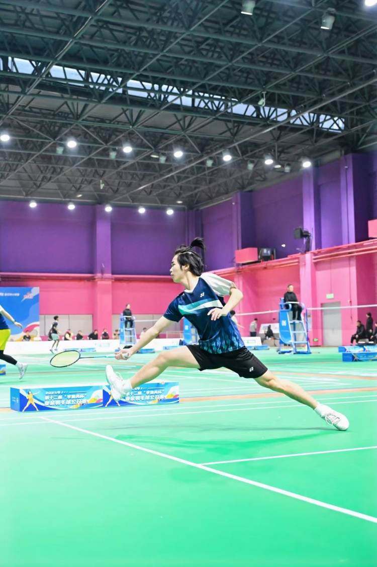 第(dì)十二届“李雪芮杯”业余羽(yǔ)毛球公(gōng)开賽(sài)开賽(sài)