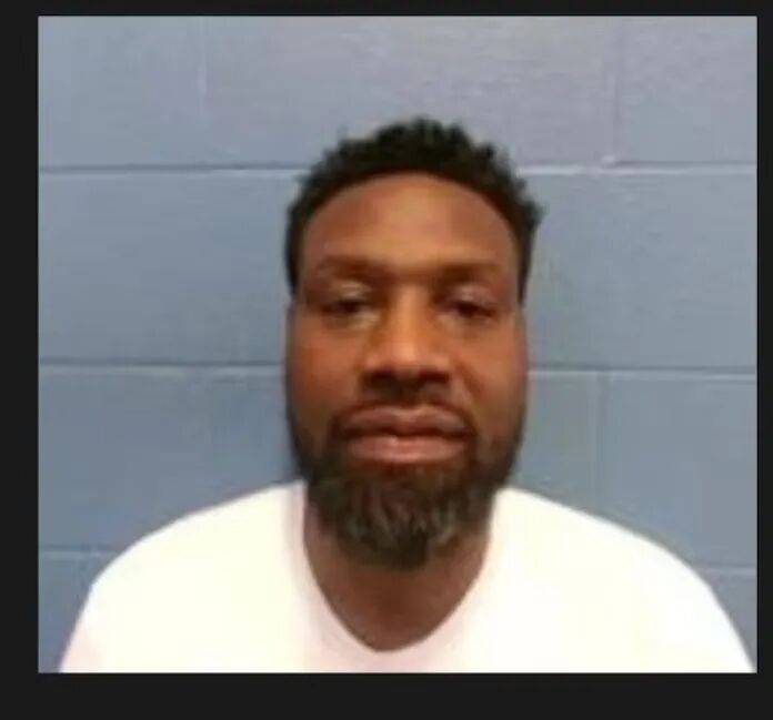 突发！现场逮捕！NBA最佳防守(shǒu)球员啊！活該(gāi)...