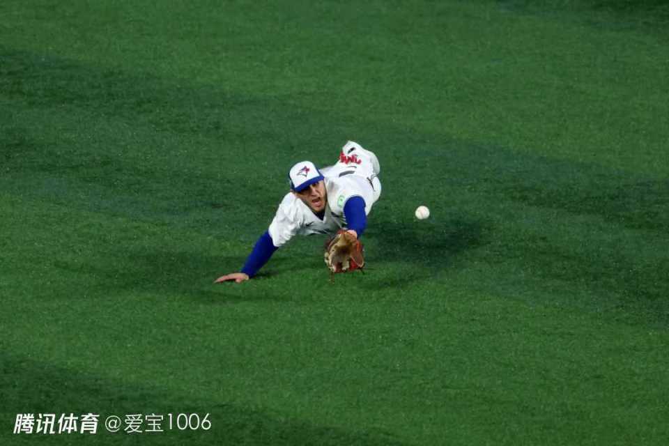 MLB世界大赛G7：又见再见双杀！道奇5-4逆转蓝鸟卫冕世界大赛冠军