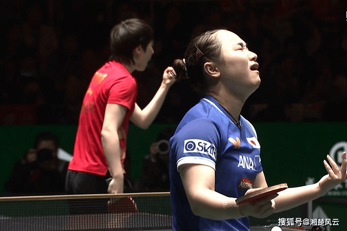 2-1！伊藤美(měi)诚高(gāo)兴早了，王(wáng)曼昱轰出11：2，伊藤快速变脸